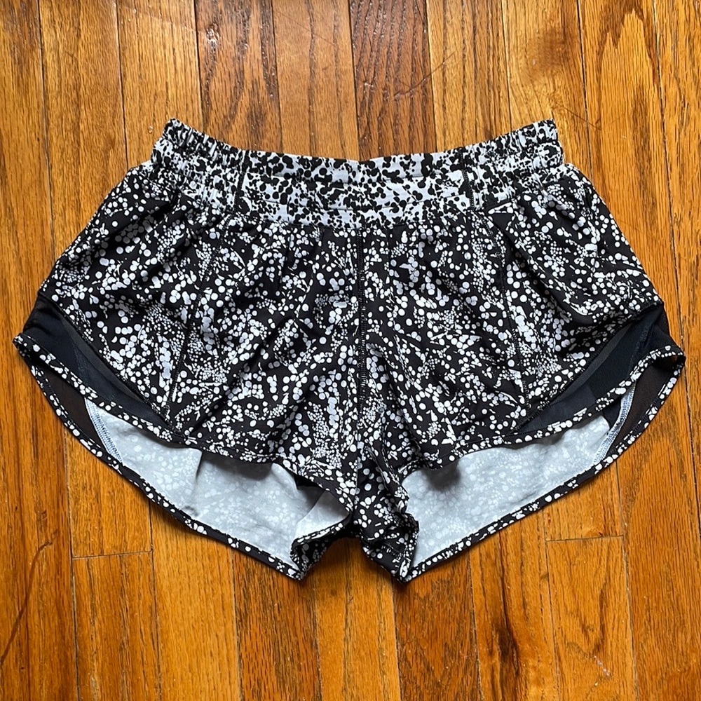 Lululemon hotty hot short 2”